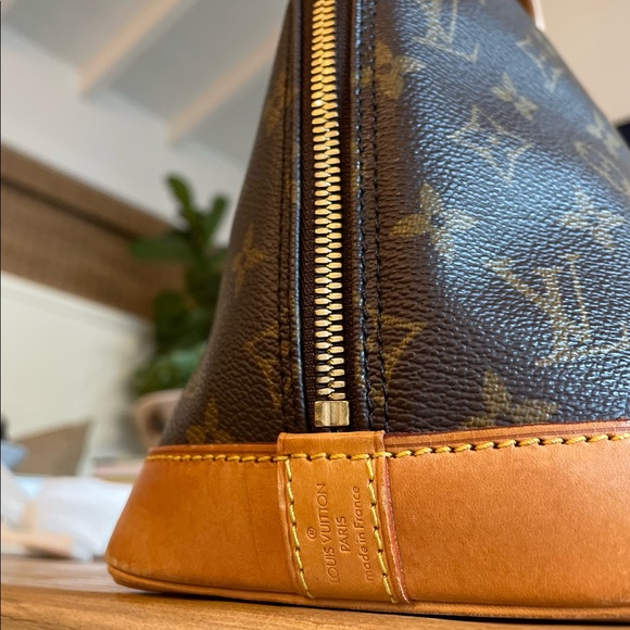 100% Authentic Louis Vuitton Alma Bag - Picture 10 of 16